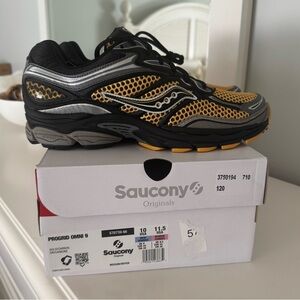 Saucony Men's Athletic Shoes in Black and Yellow